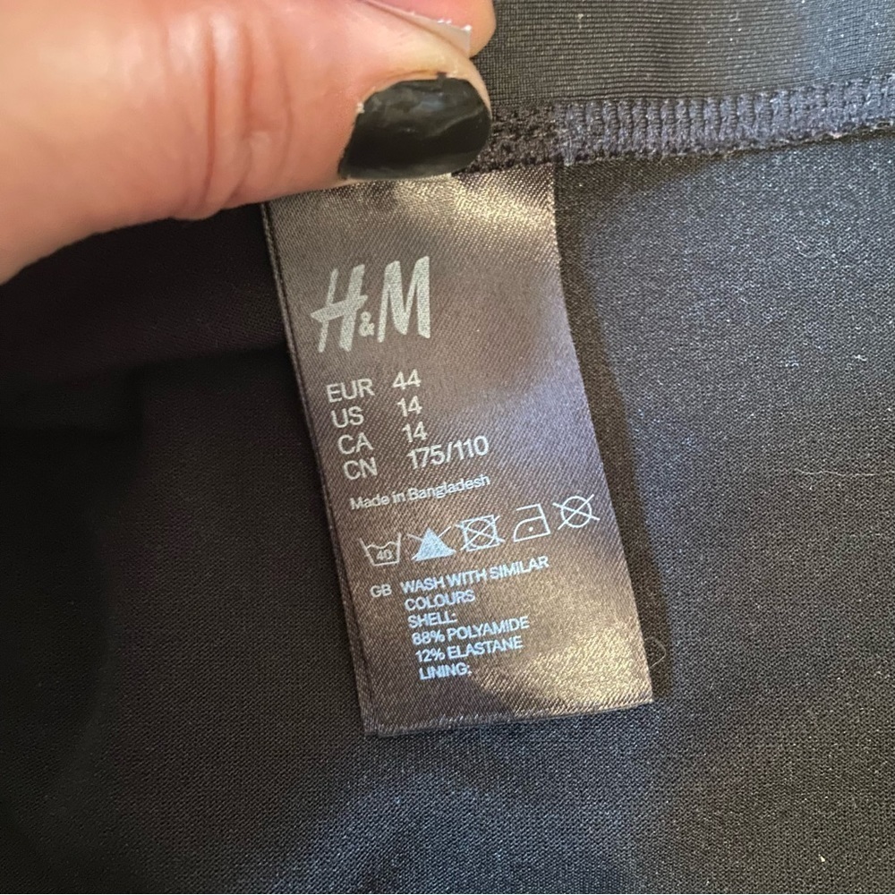💥5/$25 H&M women’s black  bikini bottoms in‎ size 14 - Picture 7 of 7